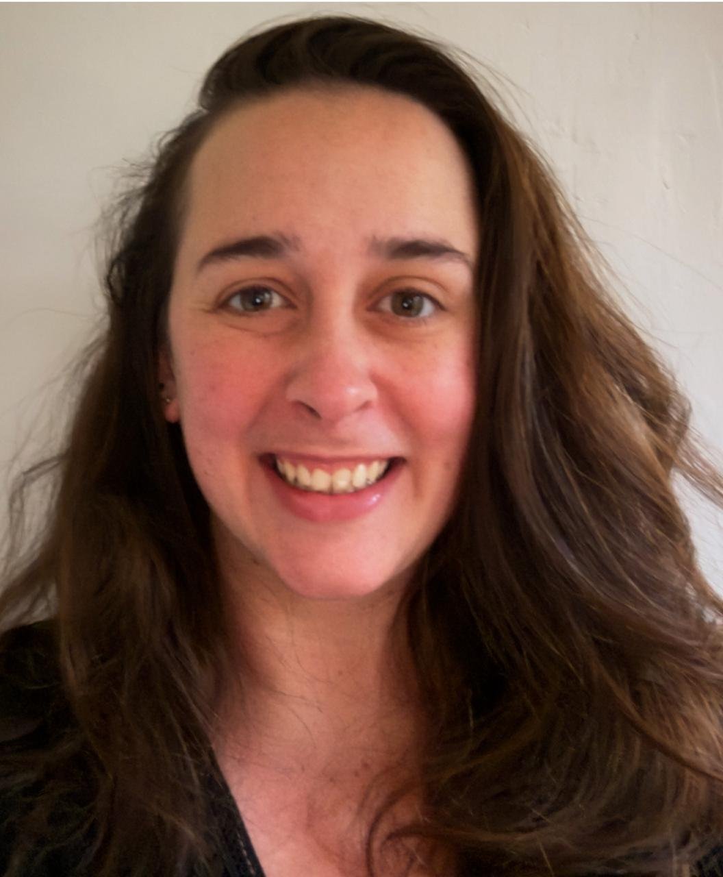 Clara — Writing & Grammar Specialist